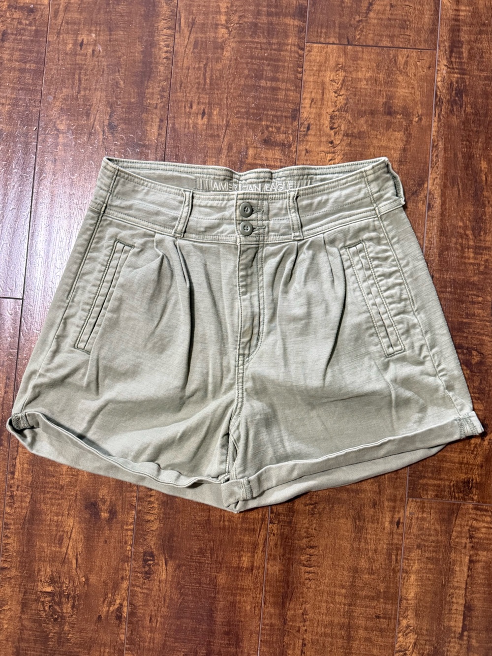 American Eagle Outfitters High-Waist Green Pleated Shorts